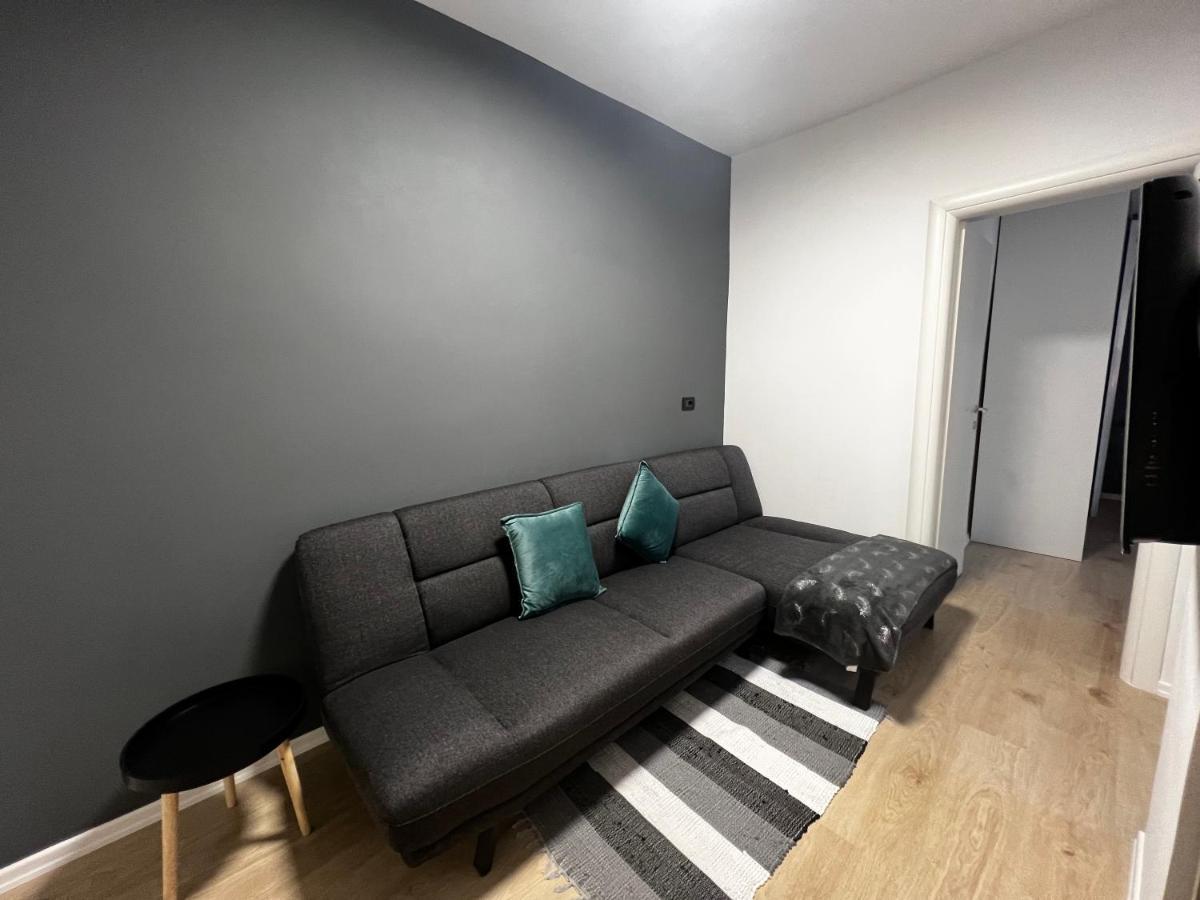 Amion Apartment In Center Of Tirana Exterior foto